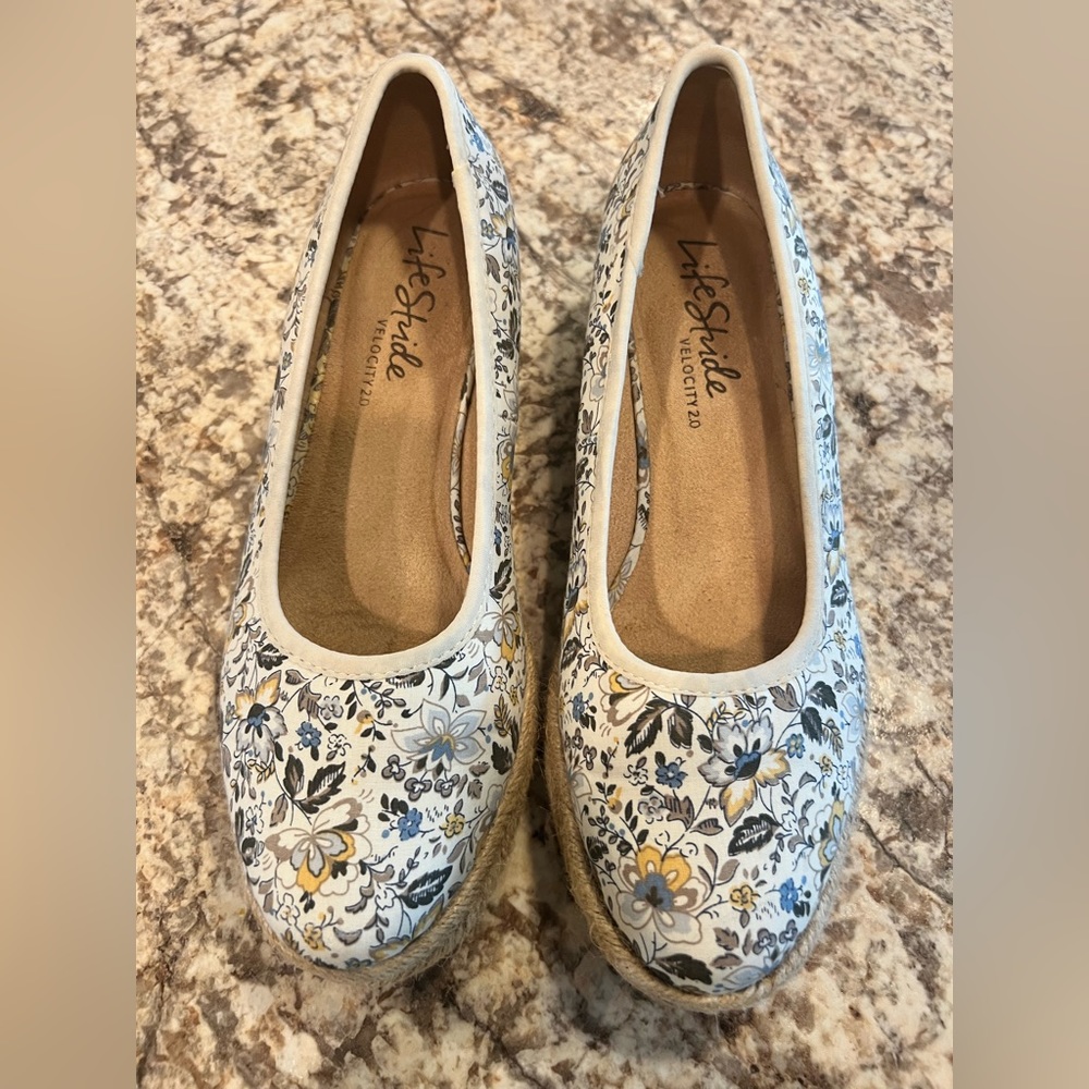 Life Stride wedges - size 8.5